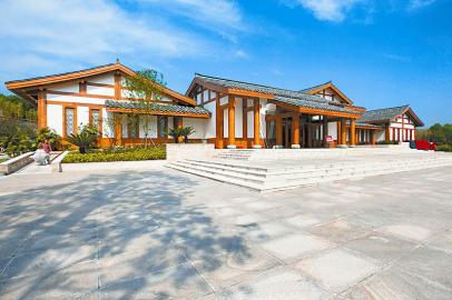 融合川東民居元素建造的緬懷館朴素自然。