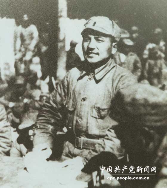 1938年春，鄧小平在山西黎城縣向部隊進行戰斗動員