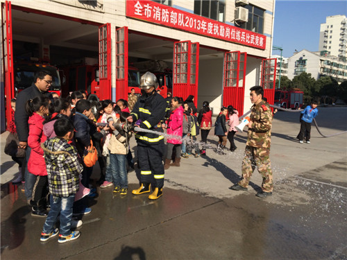 共青團無錫市崇安區通江街道工作委員會：區域化團建助推“彩虹夢工坊” 青少年成長空間項目落地【2】