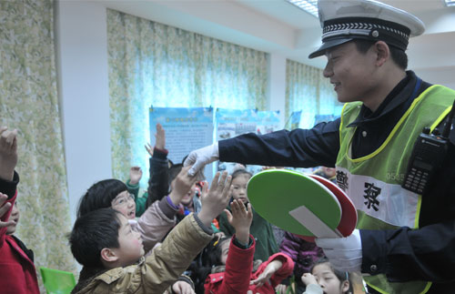 江蘇常州交巡警聯合社會力量建立“青少年維權實踐基地”【4】
