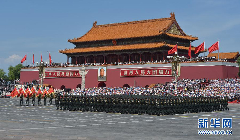 9月3日，中國人民抗日戰爭暨世界反法西斯戰爭勝利70周年紀念大會在北京隆重舉行。這是“東北抗聯”英模部隊方隊通過天安門廣場。新華社記者 李文 攝