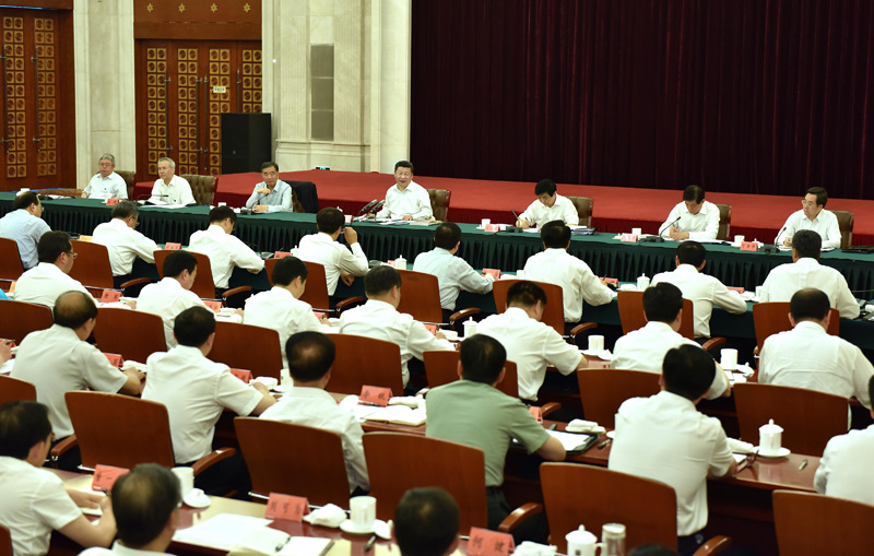 7月20日，中共中央總書記、國家主席、中央軍委主席習近平在銀川主持召開東西部扶貧協作座談會並發表重要講話。 新華社記者 李濤 攝