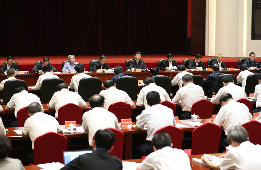 6月23日，中共中央總書記、國家主席、中央軍委主席習近平在山西太原市主持召開深度貧困地區脫貧攻堅座談會並發表重要講話。 新華社記者龐興雷 攝