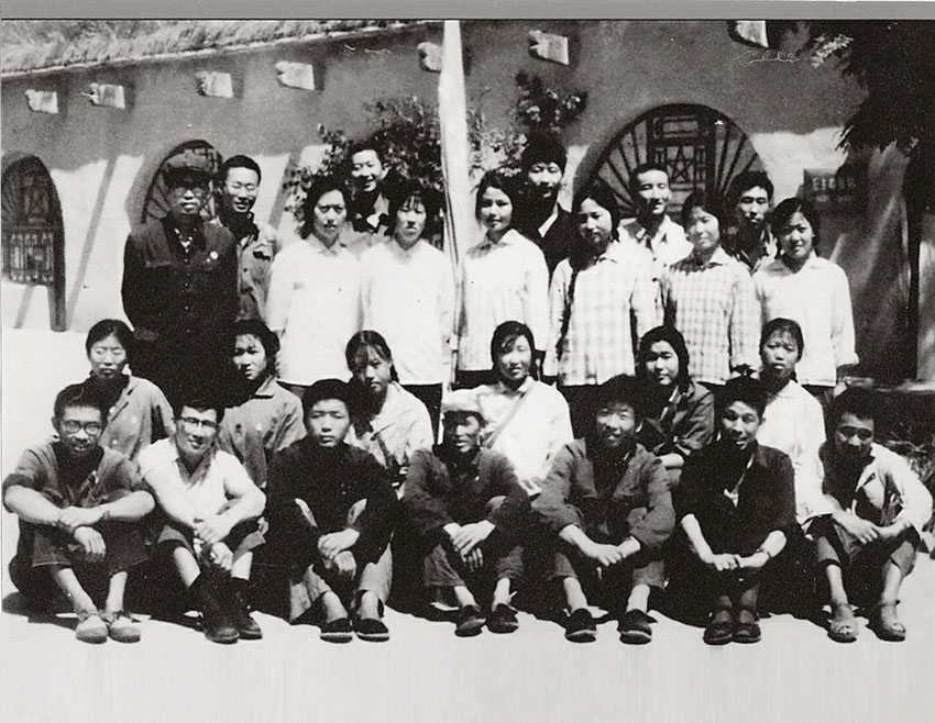 1975꣬ʱҺӴӵ֧ϰƽͱ֪20ˣϯӰɽ֪ʶũҵѧկȽᡣϰƽΪȽ˲ܵá