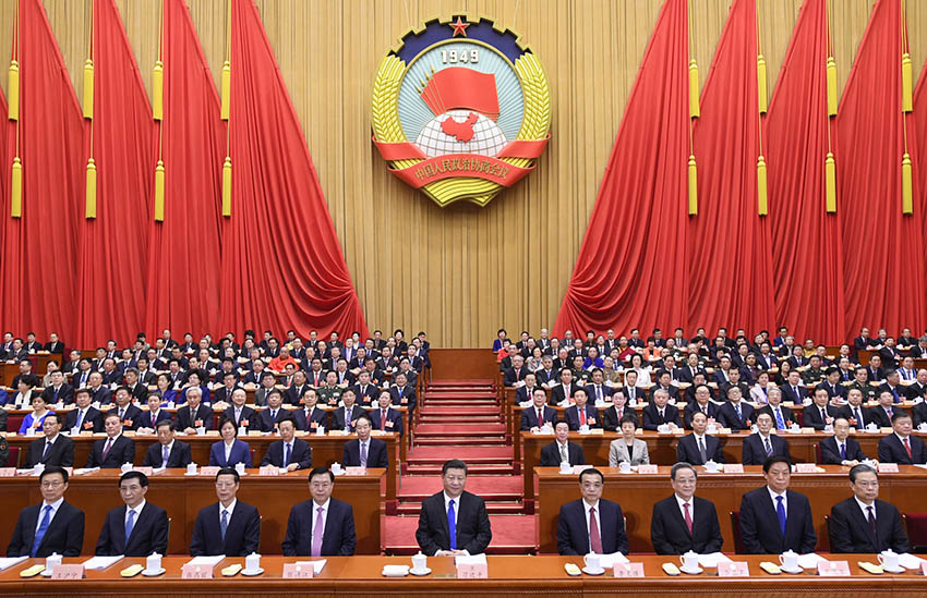 3月3日，中國人民政治協商會議第十三屆全國委員會第一次會議在北京人民大會堂開幕。這是習近平、李克強、張德江、俞正聲、張高麗、栗戰書、王滬寧、趙樂際、韓正在主席台就座。新華社記者 李學仁 攝