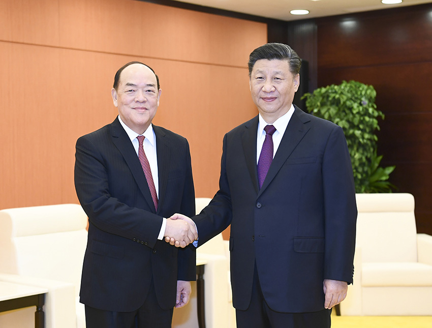 12月20日，國家主席習近平在澳門會見剛剛就職的澳門特別行政區行政長官賀一誠。 新華社記者 謝環馳 攝