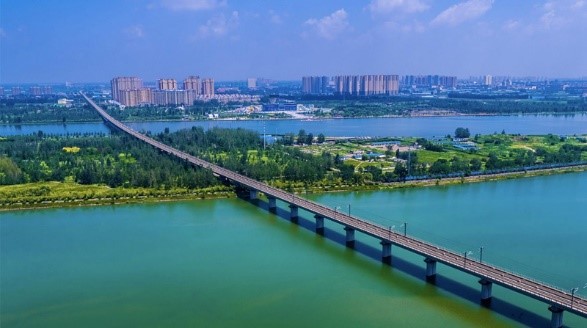 南水北调中线一期工程通过从滹沱河倒虹吸向滹沱河生态补水，生态环境明显改善。水利部供图