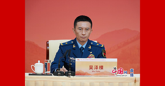 閱兵領導小組辦公室副主任、中央軍委聯合參謀部作戰局少將副局長吳澤棵