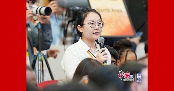 北京青年報記者提問