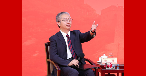 主持人陳濤邀請記者提問