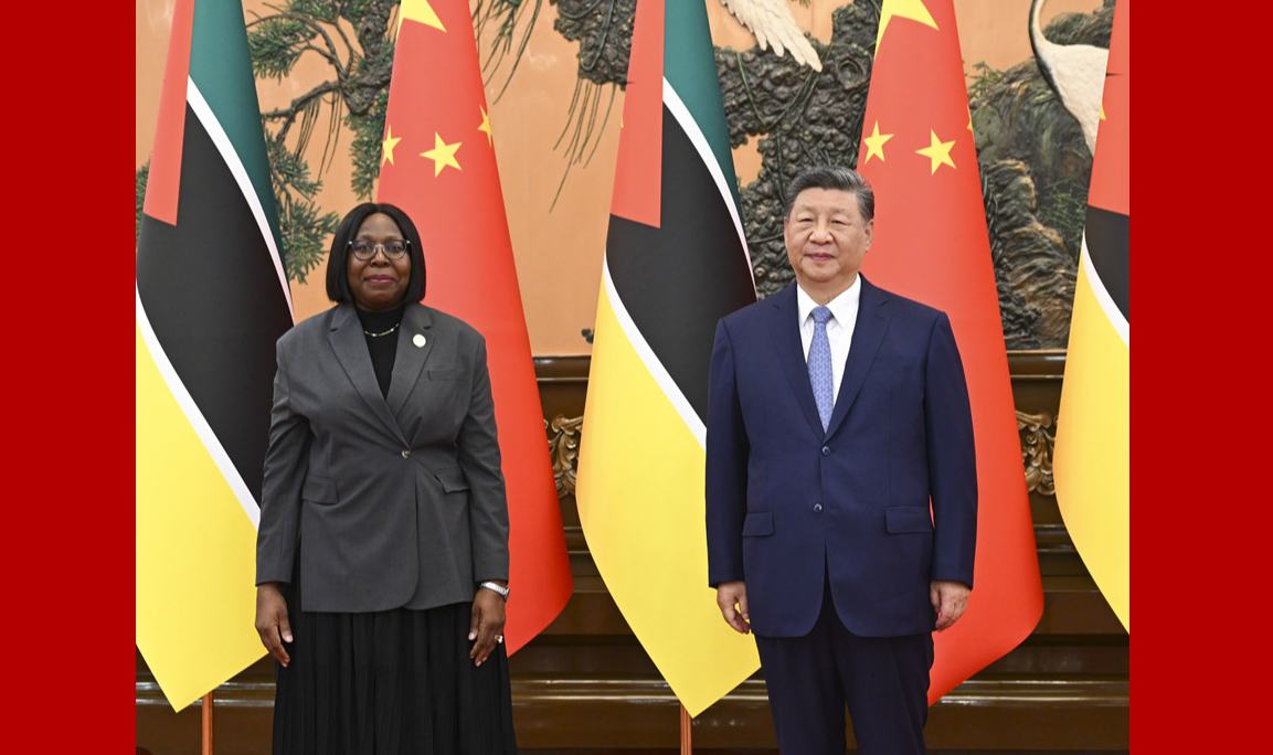 习近平会见莫桑比克总理莱维