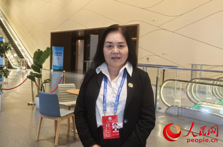 中国女科技工作者协会副会长、中国科学院院士、世界机器人合作组织理事长乔红。人民网记者黄玉琦 摄