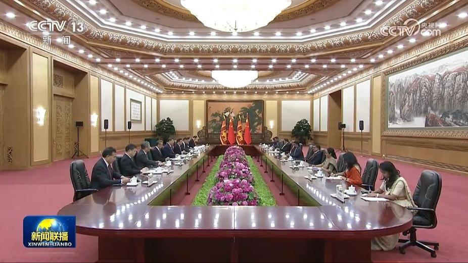 习近平同斯里兰卡总统会谈