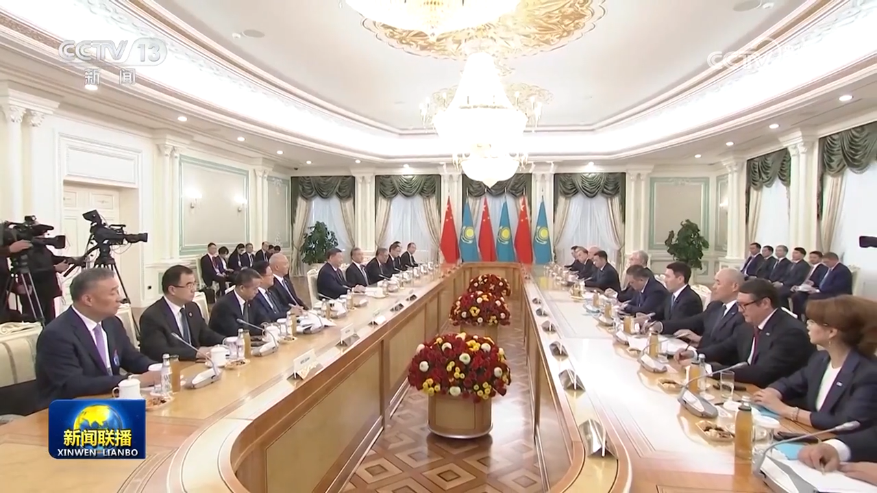 习近平同哈萨克斯坦总统会谈