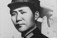 　　10月份，斯諾採訪眾多紅軍后離開邊區返抵北平。之后，他通過各種途徑發表介紹陝北蘇區狀況的文章和照片，並出版了著名的《紅星照耀中國》一書，中文書譯名為《西行漫記》。該書真實生動地介紹了斯諾採訪中國共產黨和紅軍的親歷和所見所聞，在國內外引起很大反響。圖為：長征到達陝北后的毛澤東